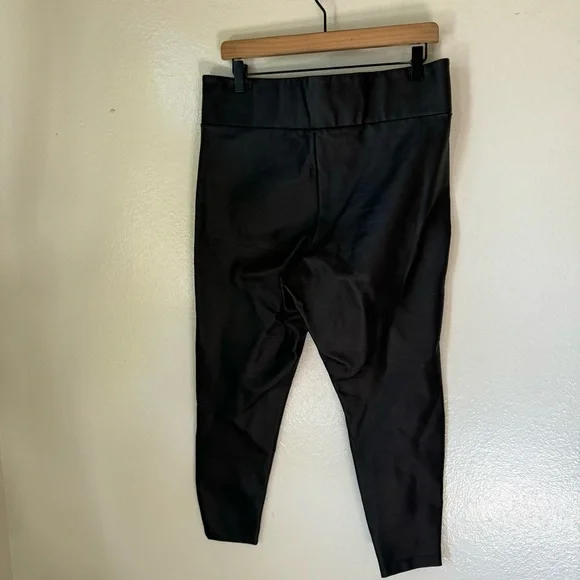 Torrid | Studio Slim Fix Black Faux Leather & Premium Ponte Pull-On Pixie Pant - Picture 4 of 7